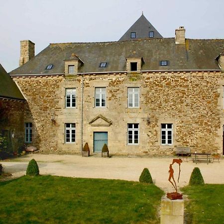 Gite Le Logis - Manoir Le Plessix Madeuc Corseul Luaran gambar